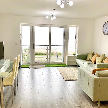 Lovely New 2 Bedroom Condo With Stunning Seaviews Penmaen-mawr エクステリア 写真