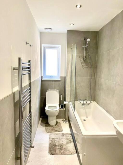 Lovely New 2 Bedroom Condo With Stunning Seaviews Penmaen-mawr エクステリア 写真