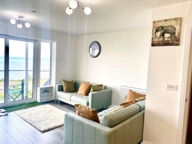 Lovely New 2 Bedroom Condo With Stunning Seaviews Penmaen-mawr エクステリア 写真