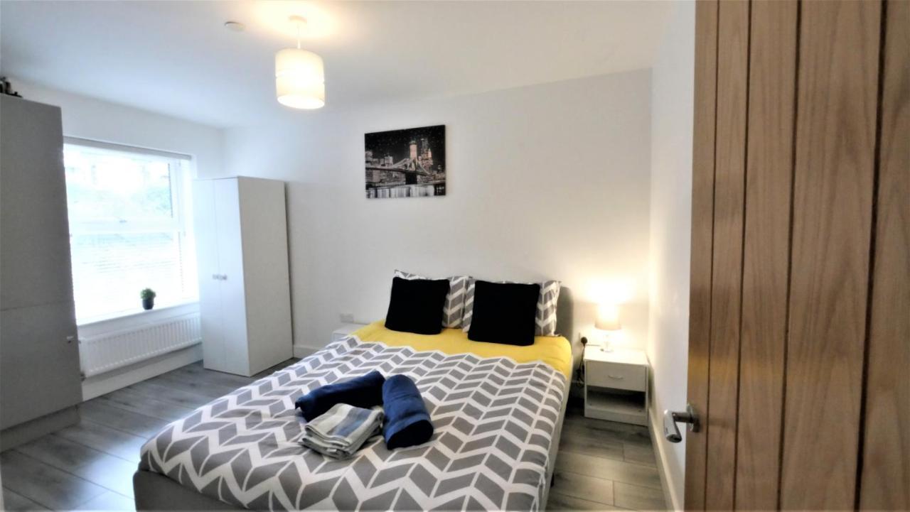 Lovely New 2 Bedroom Condo With Stunning Seaviews Penmaen-mawr エクステリア 写真