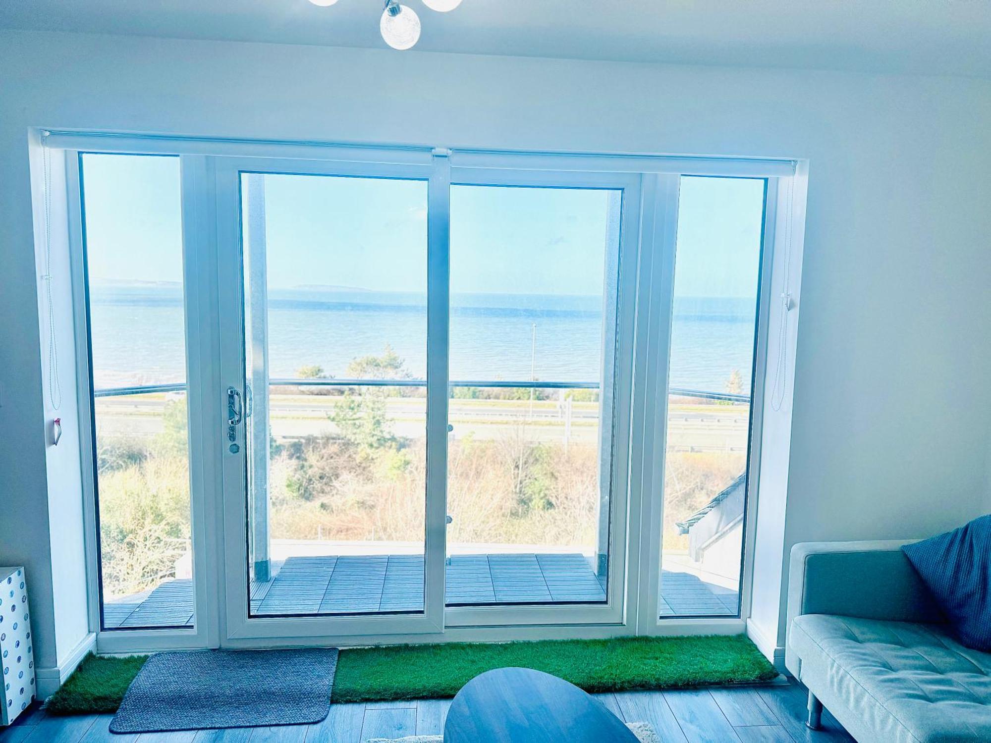 Lovely New 2 Bedroom Condo With Stunning Seaviews Penmaen-mawr エクステリア 写真
