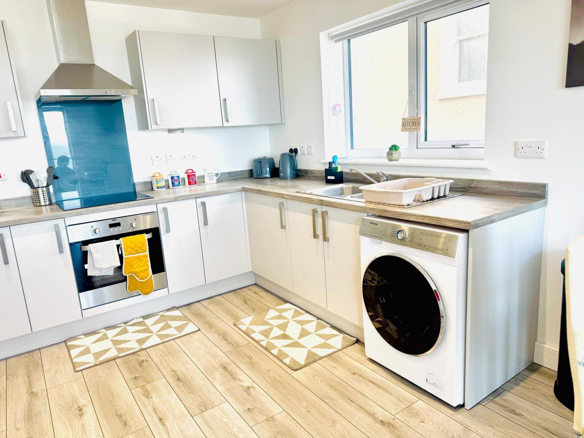Lovely New 2 Bedroom Condo With Stunning Seaviews Penmaen-mawr エクステリア 写真