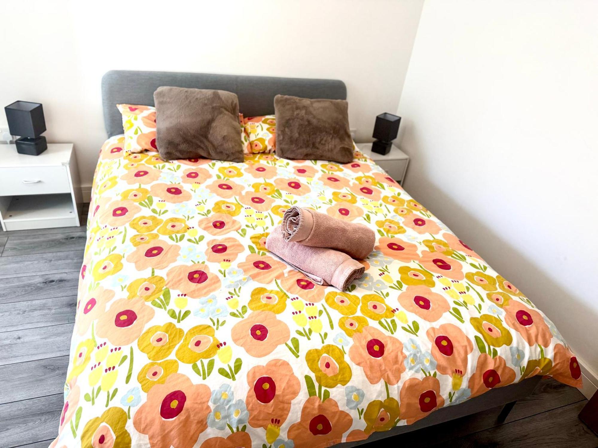 Lovely New 2 Bedroom Condo With Stunning Seaviews Penmaen-mawr エクステリア 写真